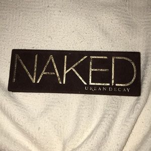 Original naked palette. Authentic as shown !